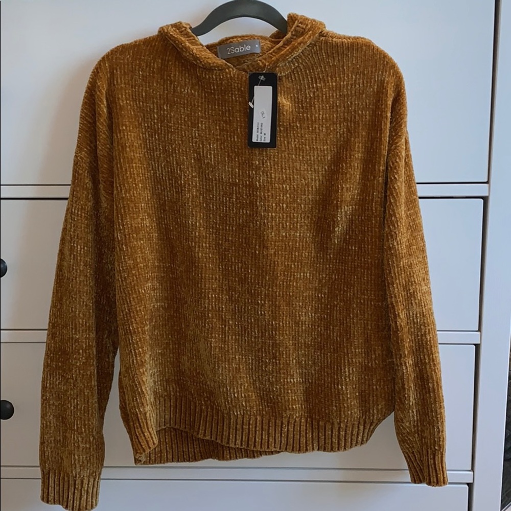 2Sable Mustard hoodie. Size M. With tags.